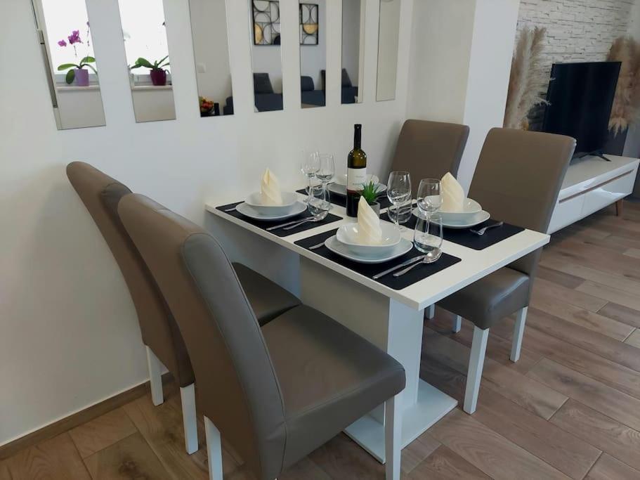 Valux Apartman PUY Exterior foto