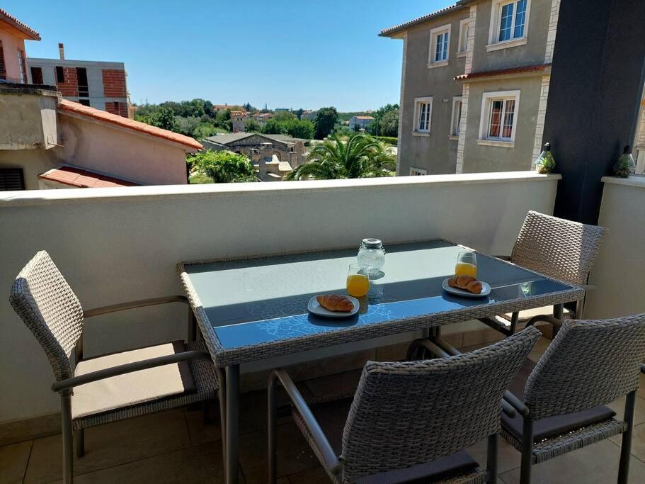 Valux Apartman PUY Exterior foto
